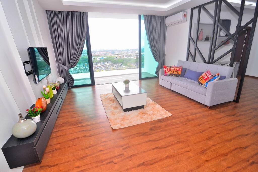 Lovely Vivamall City View With 2 Card Lv12 Kuching Exterior photo