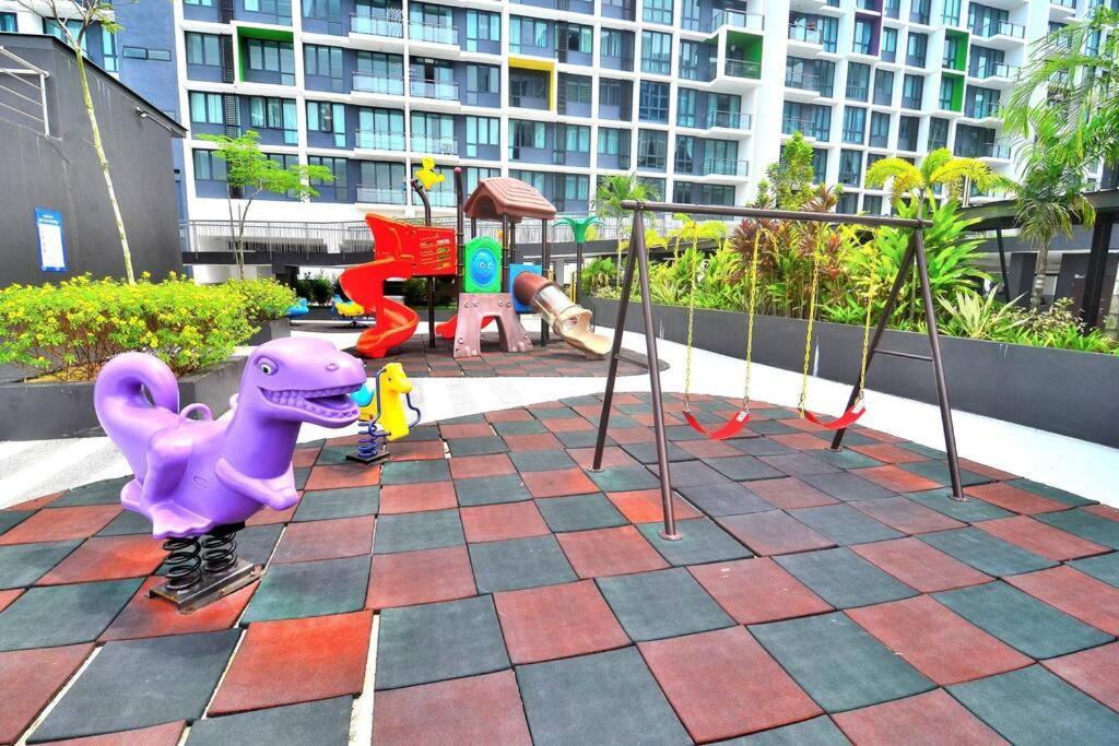 Lovely Vivamall City View With 2 Card Lv12 Kuching Exterior photo