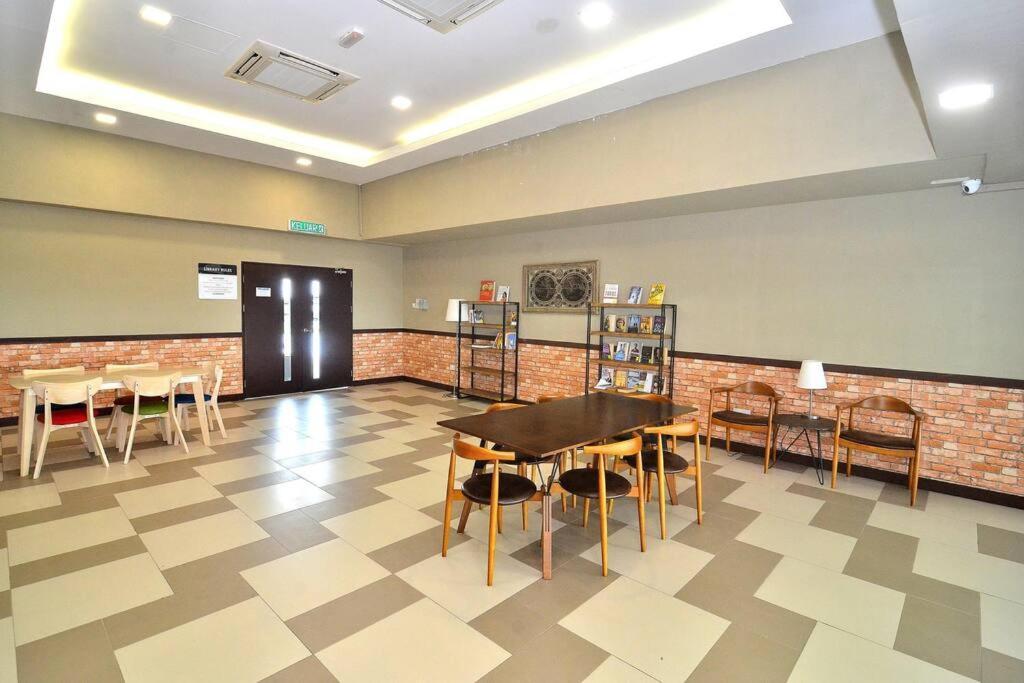 Lovely Vivamall City View With 2 Card Lv12 Kuching Exterior photo